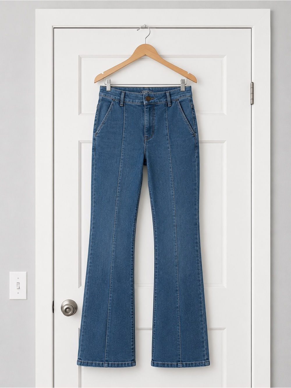 European Brand Comma, High-Rise Flare Jeans in Medium Blue Denim Sz 8